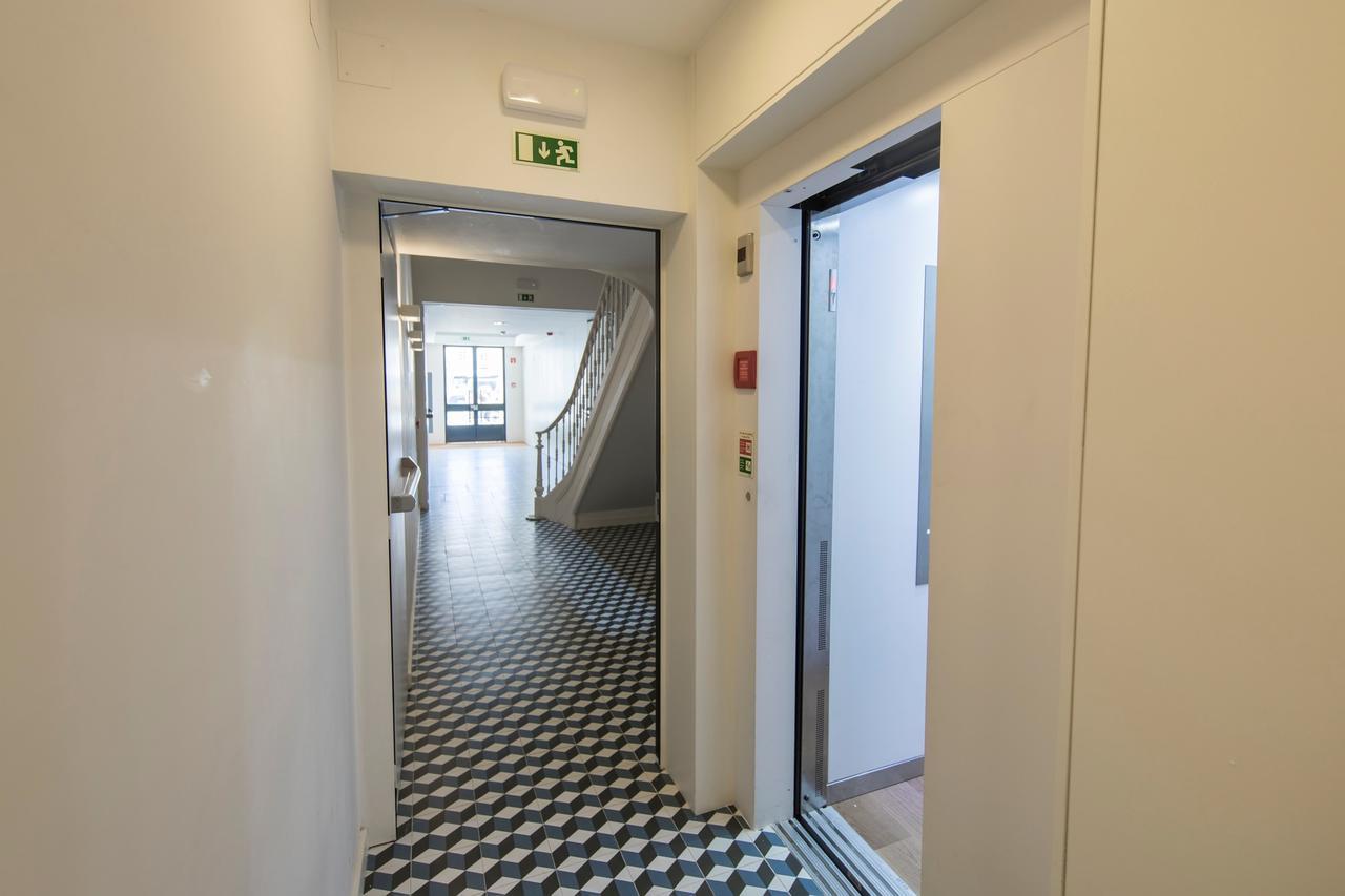 Urban Chic Apartment In The Heart Of Historic Lisbon Luaran gambar