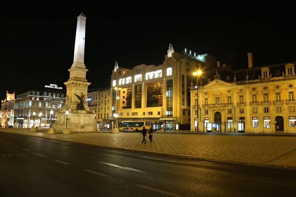Urban Chic Apartment In The Heart Of Historic Lisbon Luaran gambar